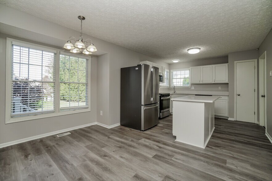 Building Photo - 5090 Dietrich Ave