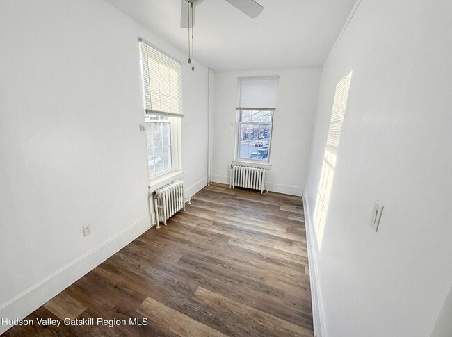 Building Photo - 720 Warren St