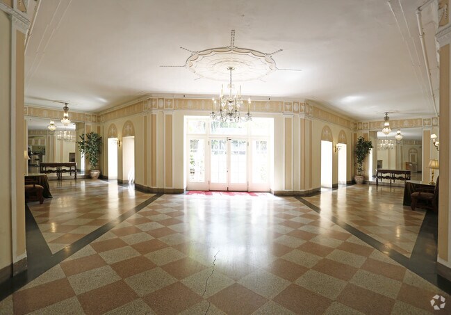 Lobby - The Talmadge