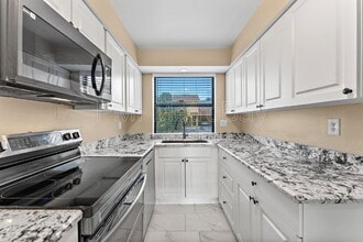 Building Photo - 7616 La Mesita Ct