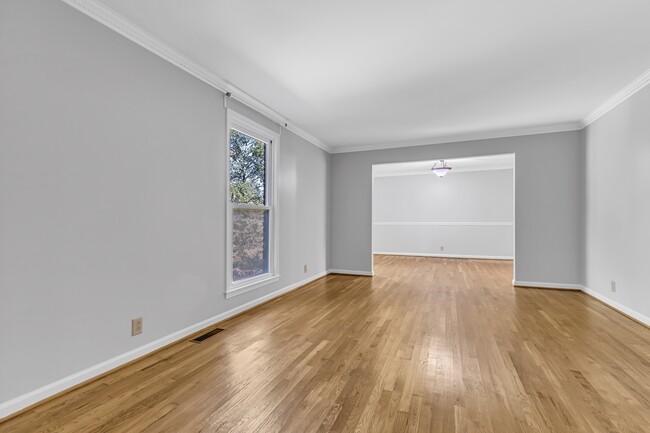 Building Photo - 1105 Chelsey Ct