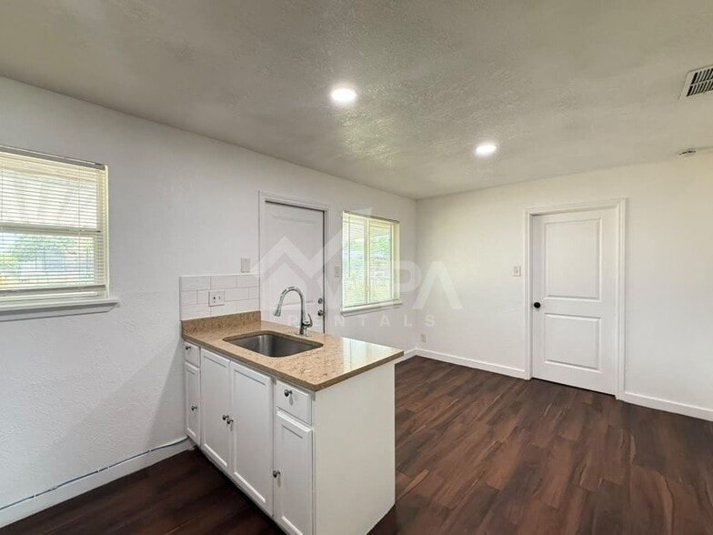 Building Photo - 5306 Boatman Rd