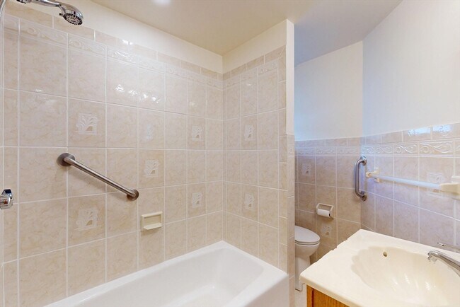 Building Photo - 58 Teel St
