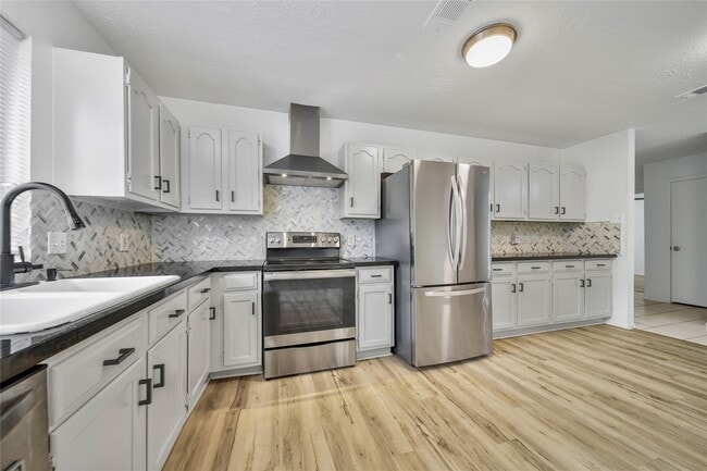 Building Photo - 26 Green Field Pl