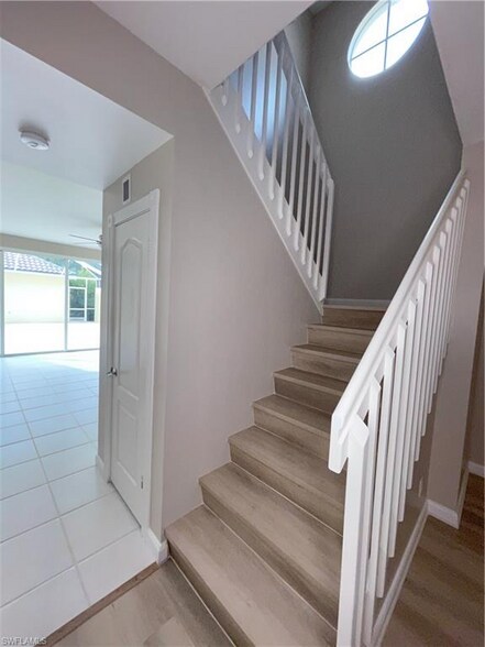 Building Photo - 6065 Islandwalk Blvd