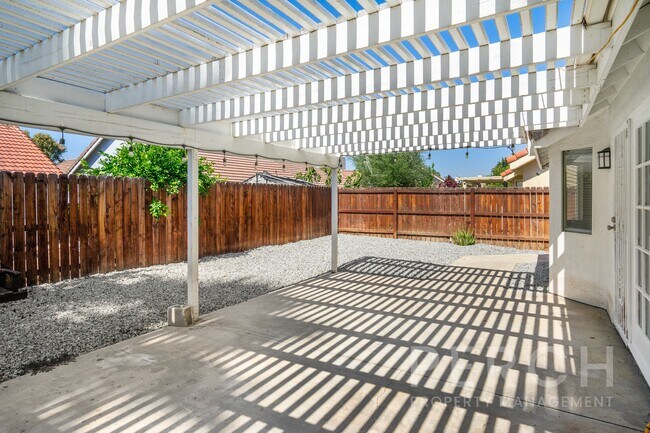 Building Photo - 1285 Granite Dr