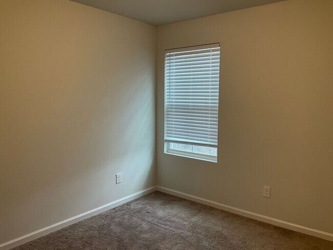 Building Photo - Kings Parish