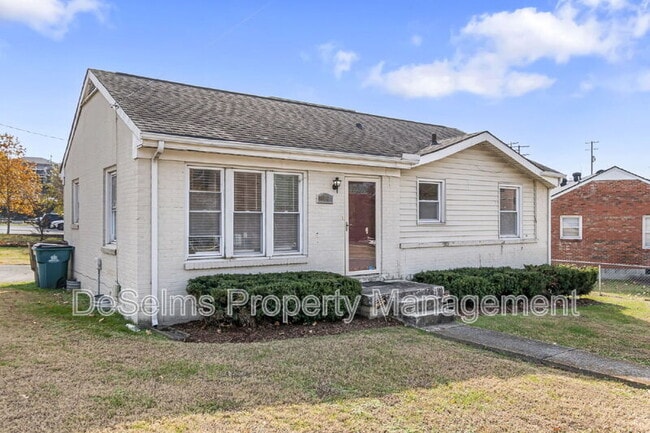 Primary Photo - 802 Ramsey St