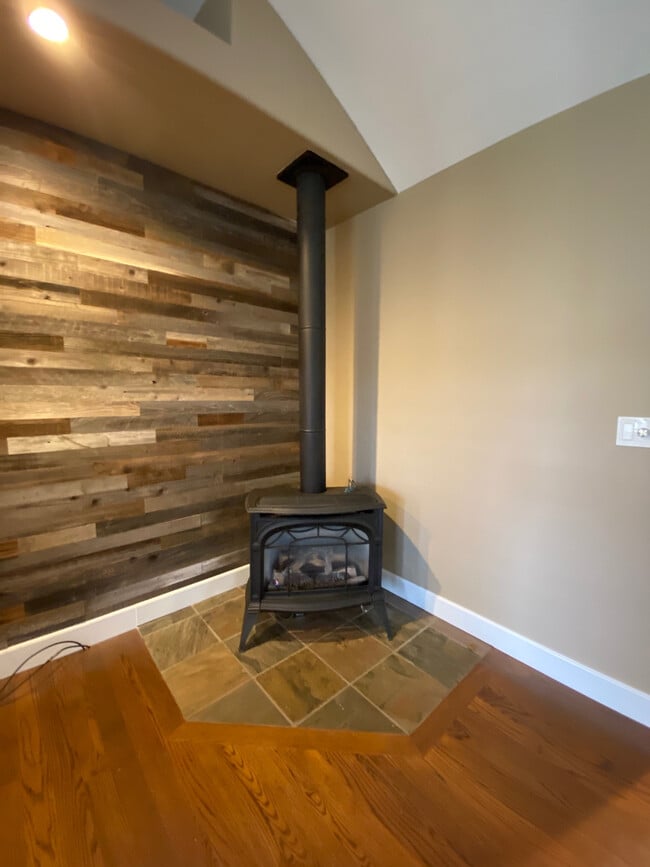 Building Photo - 12609 Oak Cir