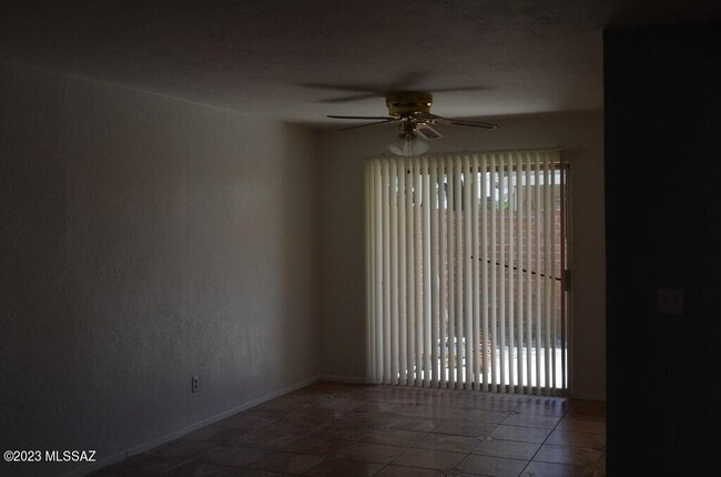 Building Photo - 961 Vía Terrado