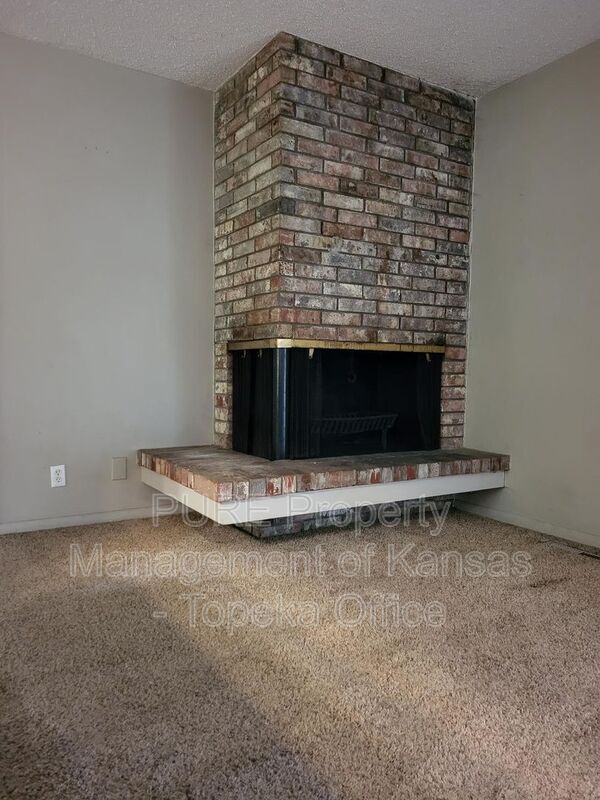 Building Photo - 3323 SW Arrowhead Rd