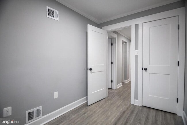 Building Photo - 138 Dale St