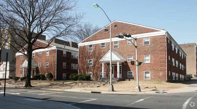 75-81 N Arlington Ave - 74 S. Munn Ave