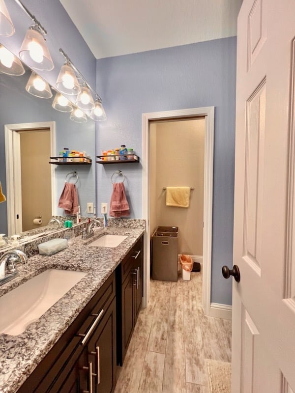 Building Photo - 2100 Pomegranate Ct