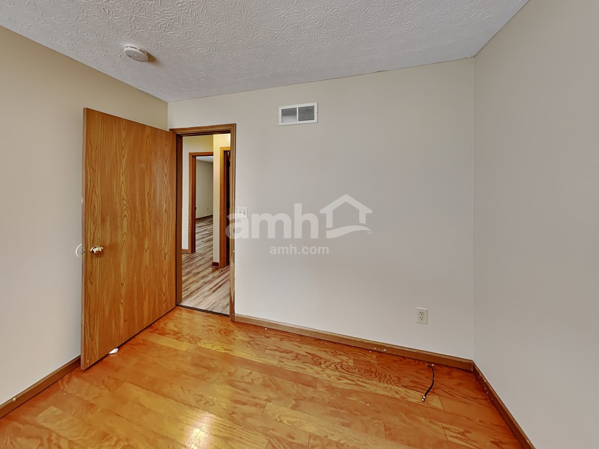 Building Photo - 4831 Ballentine Dr