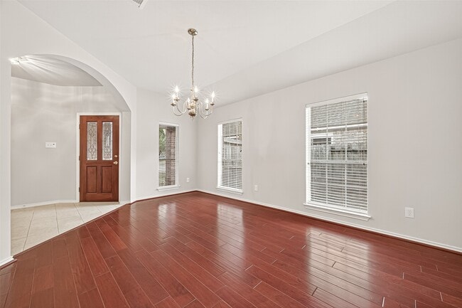 Building Photo - 26414 Suffield Glen Ln