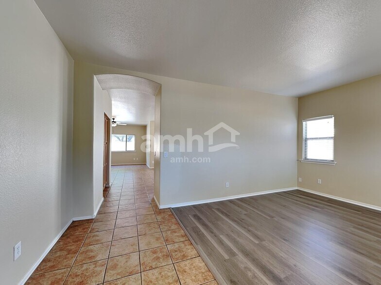 Building Photo - 11852 W Cambridge Ave