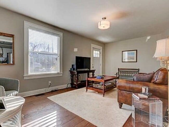 Building Photo - South Knox 3BR/2BA - TWO kitchens; great for roommates or MIL suite