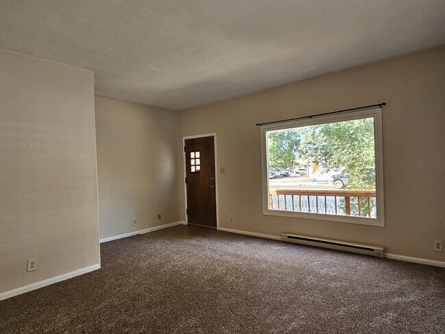 Building Photo - 906 W Colorado Ave