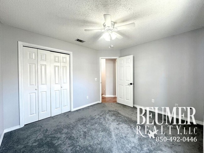 Building Photo - Solar Panel 3bd/2bath Home located Northeast Pensacola