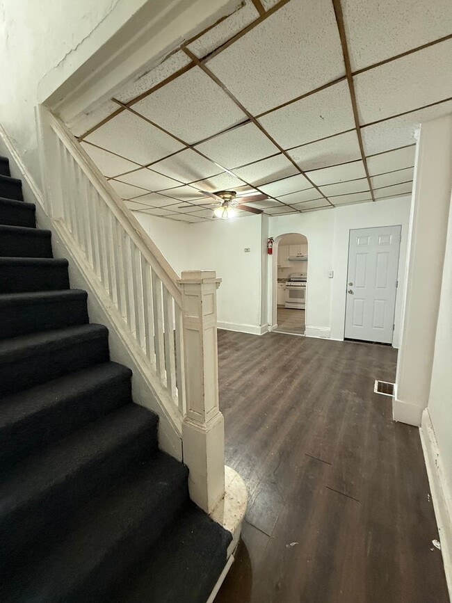 Building Photo - Nice size house for rent freshly done