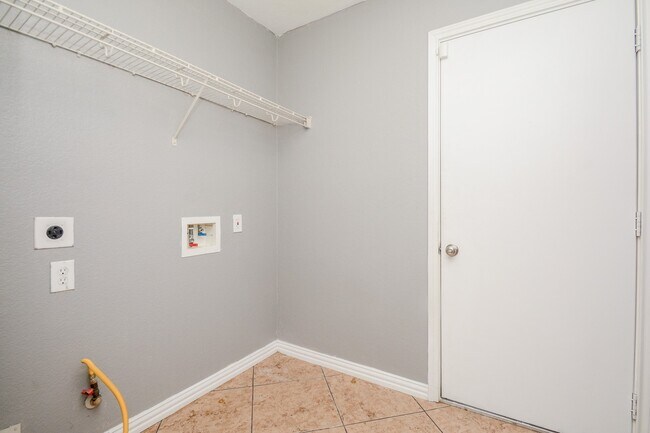 Building Photo - 22951 Twisting Pine Dr