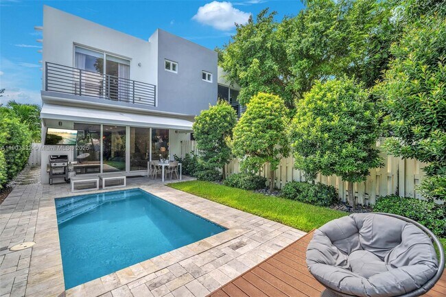 Building Photo - 3167 SW 25th St