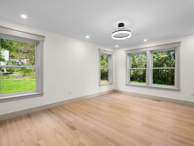 Building Photo - Modern Farmhouse 3 Bedroom 3.5 Bathroom