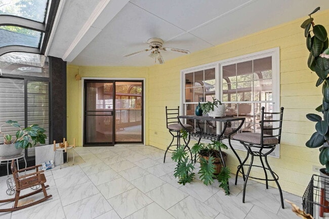 Building Photo - Charming 3-Bedroom Retreat with 2 Full Bat...