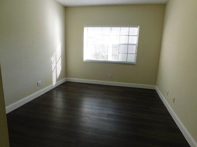 Building Photo - 611 Cypress Lake Blvd