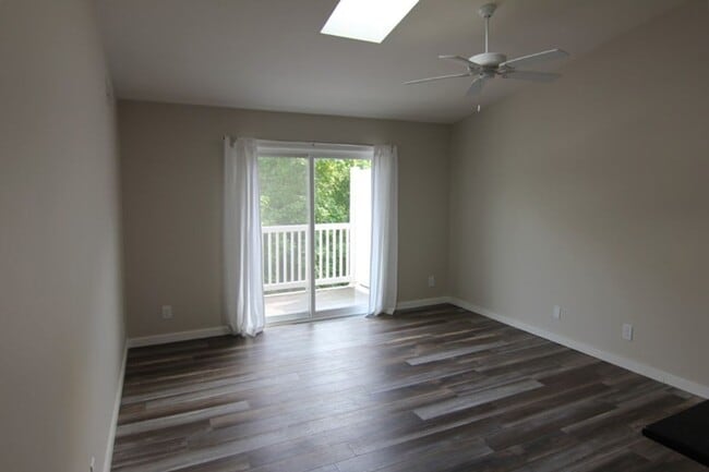 Building Photo - Cozy 2 Bedroom 2 Bath Condo in Iowa City!