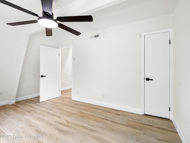 Building Photo - 6260 Marcy St