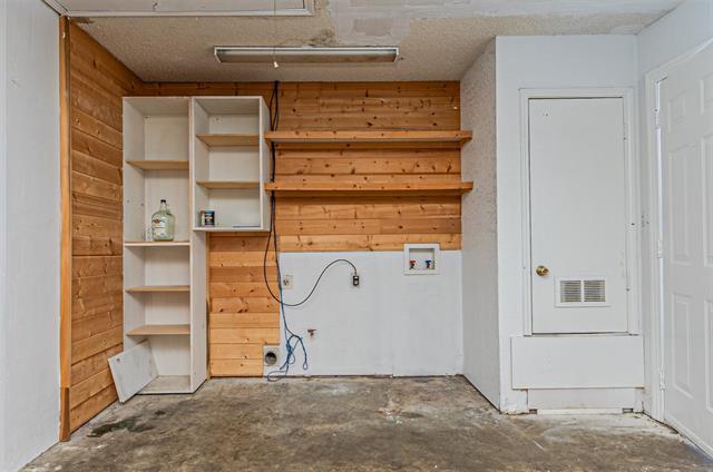 Building Photo - 2606 Hollow Bend