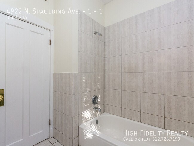 Building Photo - 4922 N Spaulding Ave