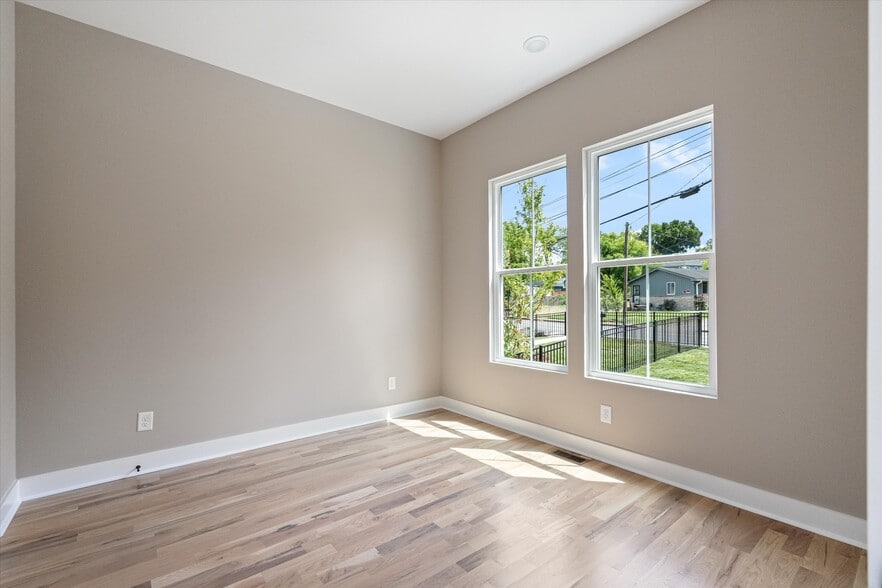 Building Photo - 2830 Clifton Ave