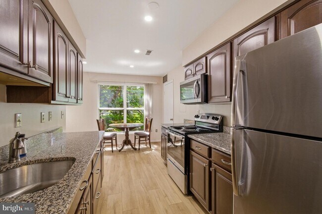 Building Photo - 18036 Rolling Meadow Way