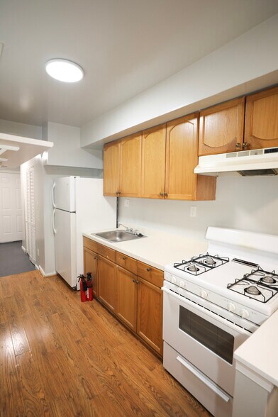 Building Photo - 1305 Orren St NE