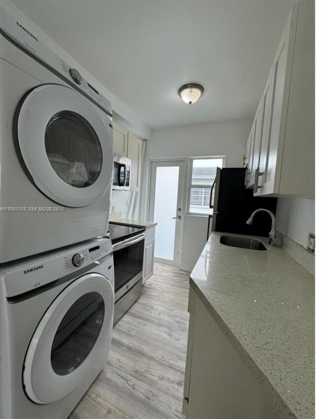 Building Photo - 1248 Marseille Dr