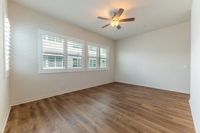 Building Photo - Otay Ranch  3 bd /2 ba Newer Condo w Garage, Laundry + More!
