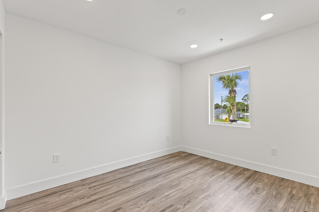 Building Photo - 4498 SW Port St Lucie Blvd