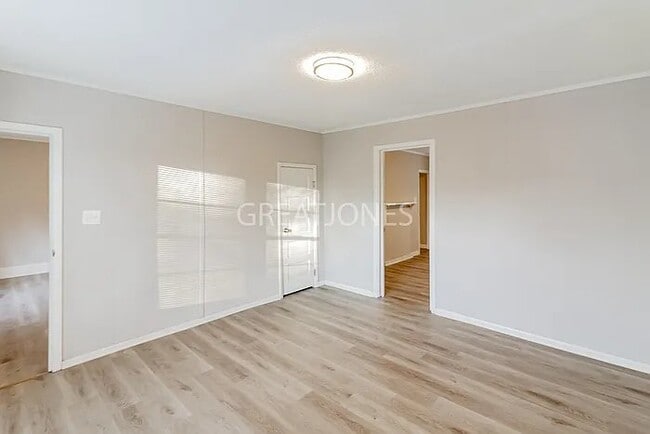 Building Photo - 2821 Snavely Ave SW