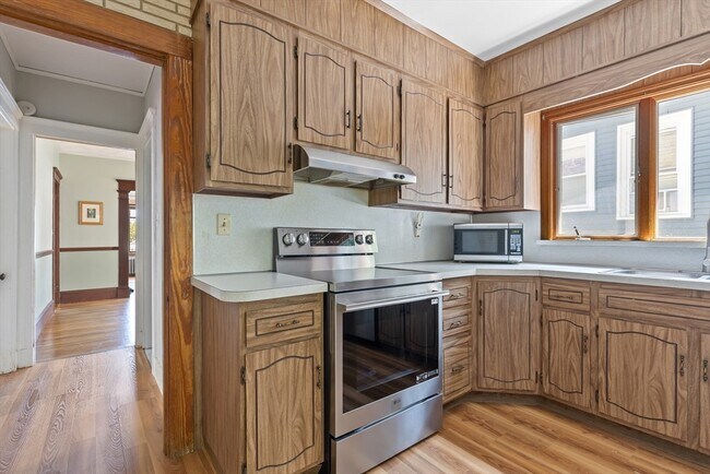 Building Photo - 84 Brayton Rd