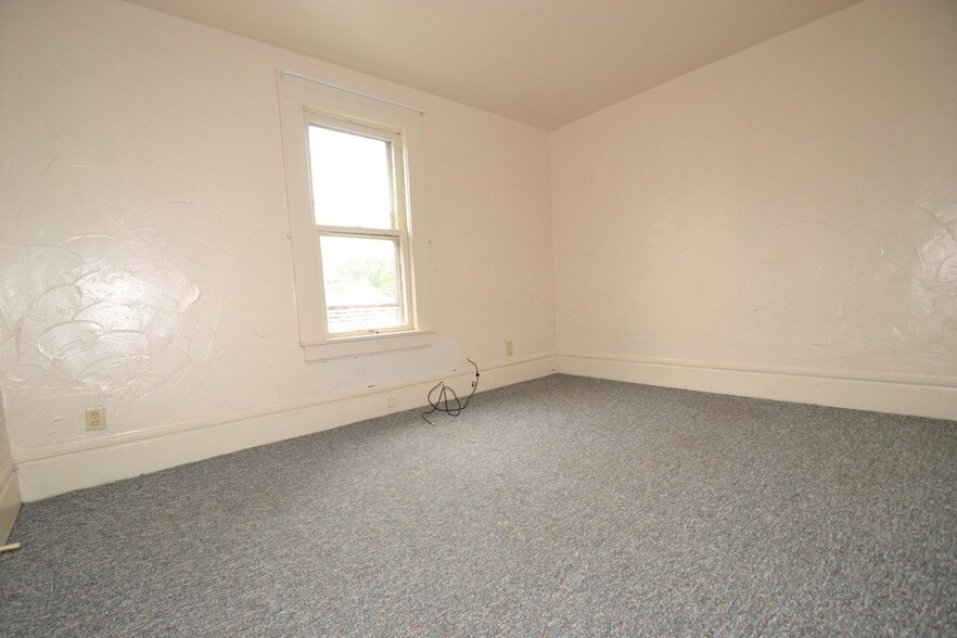 Building Photo - 406 Kling St