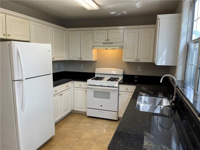 Building Photo - 325 Bramford Way NW