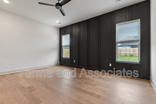 Building Photo - 1081 Whistler St