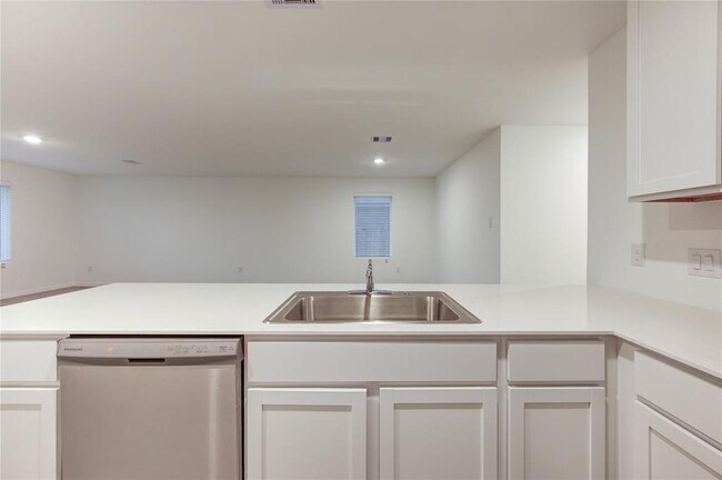 Building Photo - 1610 Birch Wood Dr