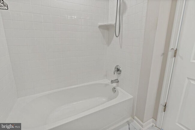 Building Photo - 66 National St