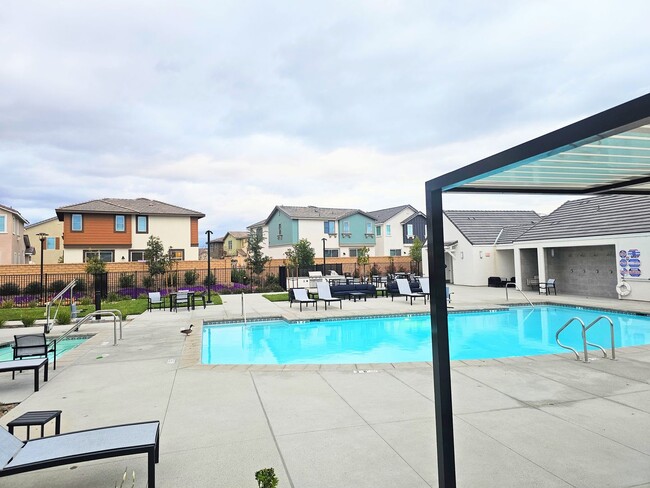 Building Photo - Rockport Ranch Beautiful Brand New Lennar ...