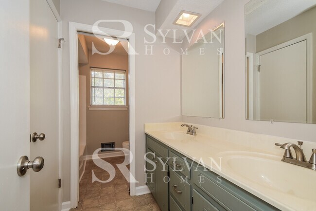 Building Photo - Everything you have been dreaming of is here. Lease today!