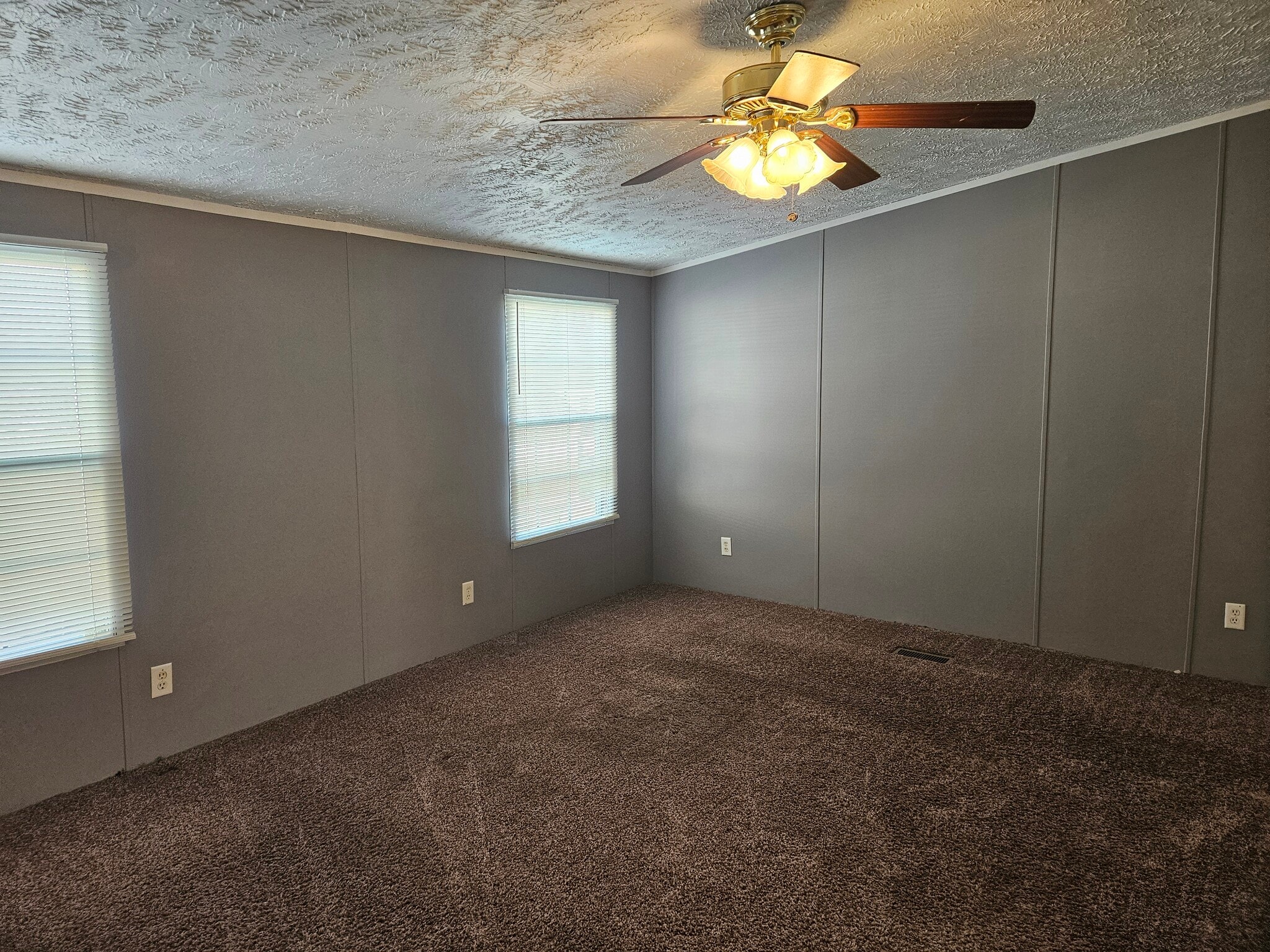 Building Photo - 45 Lynnwood Cir